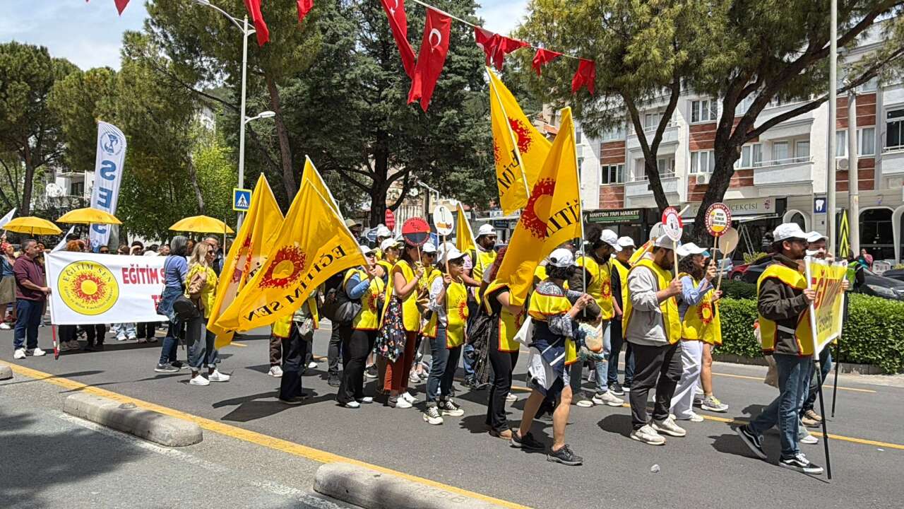 Muğla’da 1 Mayıs Coşkusu: Emekçiler Akyol’dan Meydana Yürüdü 12